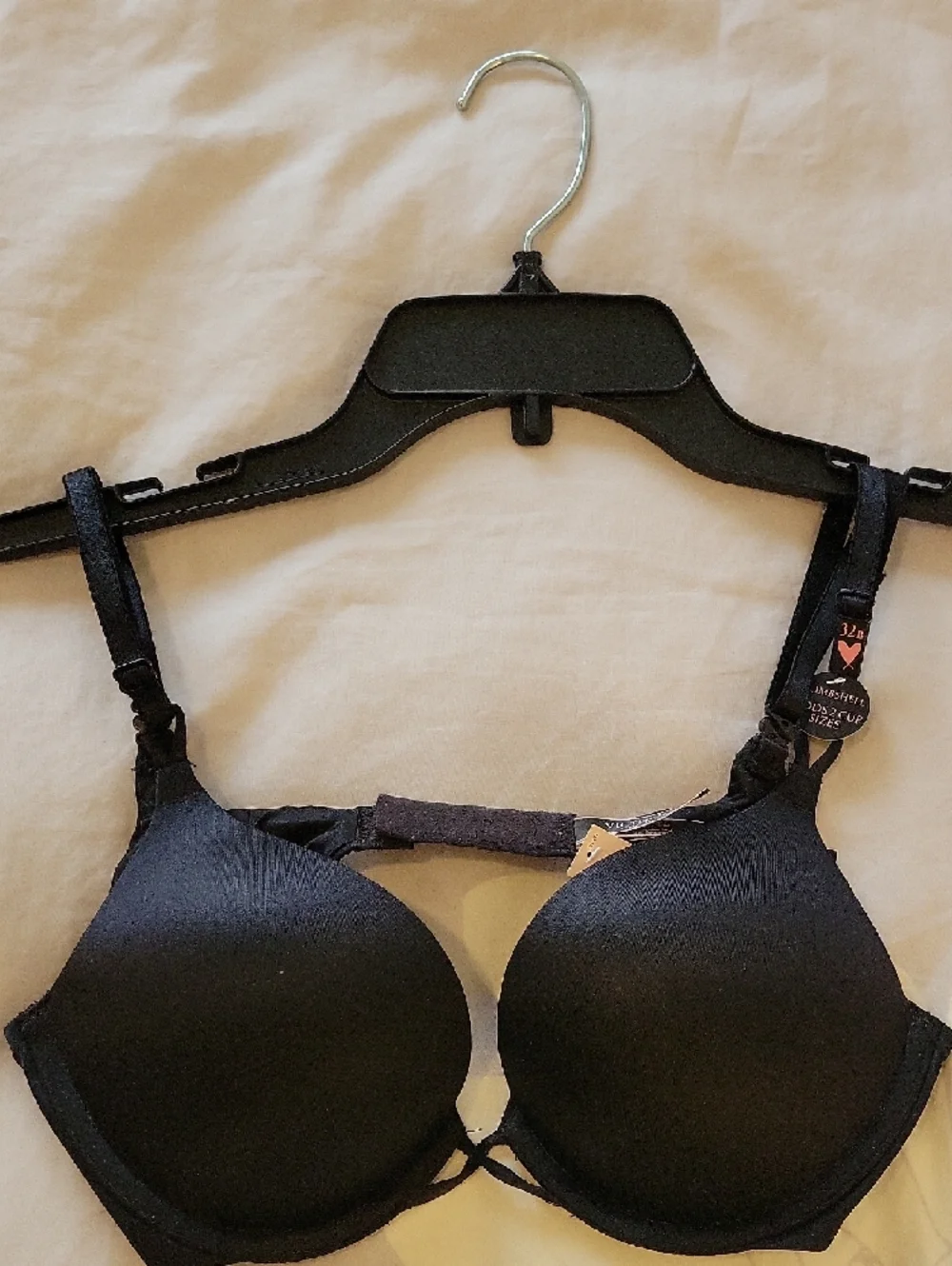 Victoria's Secret Black Bombshell Push-Up Bra - Picture 2 of 5